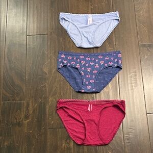 Victoria's Secret Set of 3 Medium Panties